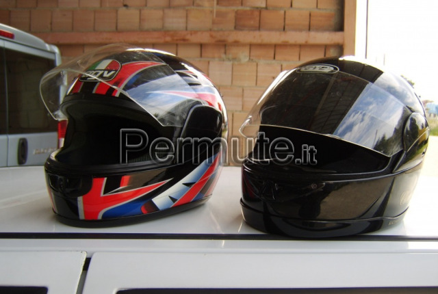 caschi usati per moto da strada Foggia Usato in Permuta, Ricambi e  accessori moto - Permute.it