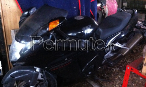 Scambio moto Honda 1100 cbr con moto Enduro