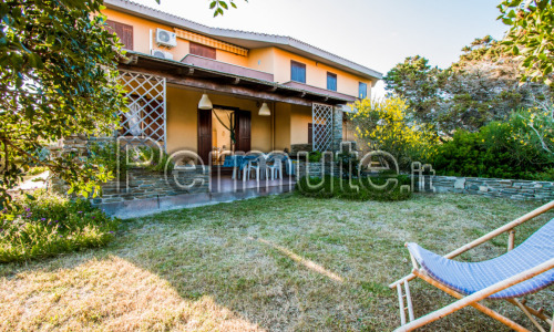 Appartamento con giardino privato a Stintino (Sardegna), 150 m dal mare