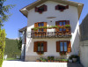 villa con giardino adibita a bed and breakfast