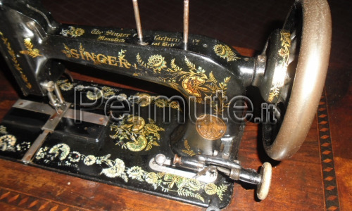 antica macchina da cucire SINGER