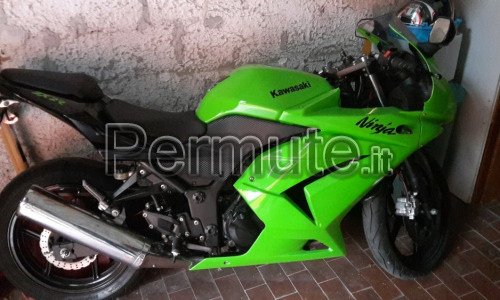 vendo bellissima Kawasaki Ninja 250R