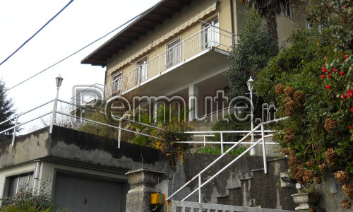 casa indipendente con vista panoramica Lago Maggiore
