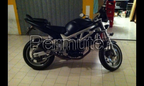 Vendo 1000€,  Suzuki sv 650 in ottime condizione. Anno 1999, 20000 km.