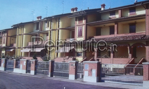 villa a schiera con miniappartamento