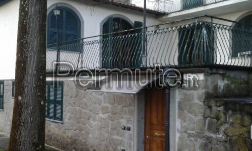 CASALE -VILLA COMPLETAMENTE RISTRUTTURATA A VELLETRI