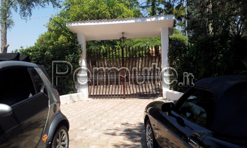 vendo villa in zona residenziale