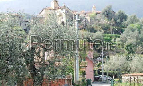 casa indipendente in suggestivo borgo medioevale ligure