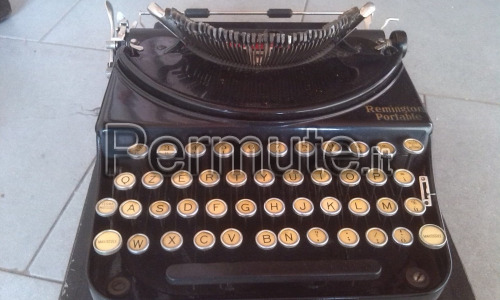 Macchina da scrivere d'epoca remington portable