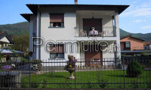 Villa bifamiliare composta da due unità abitative indipendenti