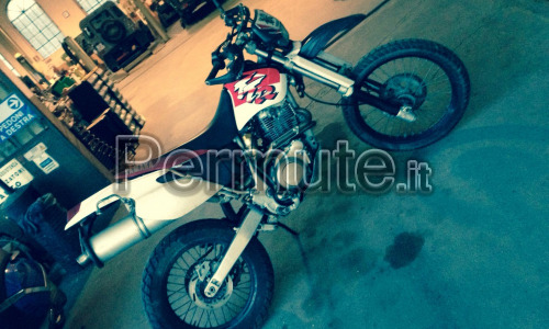 permuta alla pari yamaha tt600r del 2003 km 37000 motard in uso avviamento pedivella no elettrico