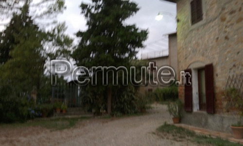 Terratetto panoramico in piccolo borgo nel cuore della campagna Toscana