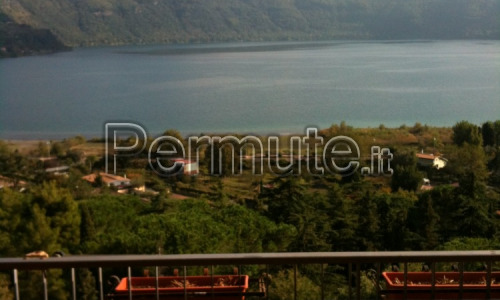 Appartamento superpanoramico vista lago nel parco dei Castelli Romani