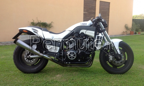 yamaha v-max 1200 del 1998. moto personalizzata come da foto in perfetto stato