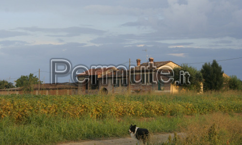 Cascina ristrutturata in pietra e mattone