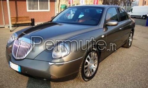 Permuto n°2 Lancia Thesis e n°2 Moto