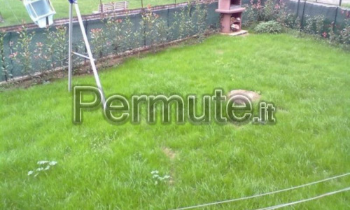 TRILOCALE COMPLETAMENTE RISTRUTTURATO CON GIARDINO PRIVATO DI 150 MQ GIA' PIANTUMATO. Posto in