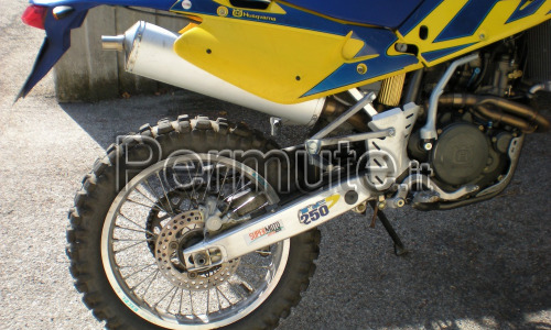 Vendo o scambio Husqvarna TE250 4T del 2003