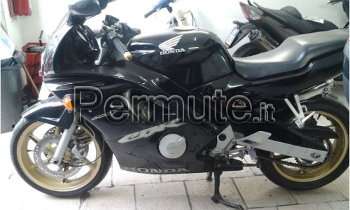 moto honda cbr 600 nera