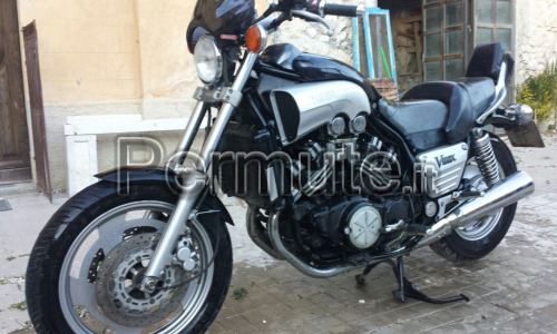 Permuto bellissima Yamaha vmax 1200 cc., nera metallizzata.