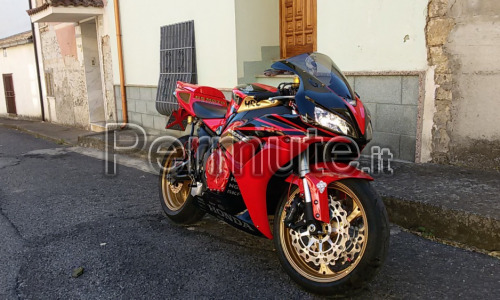 Vendo/Scambio Honda CBR 1000 RR del 2006 come nuova