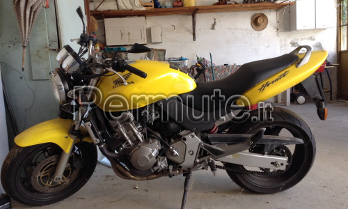 vendo honda hornet anno 2002, km 48000, unico proprietario, tenuta come un gioiellino