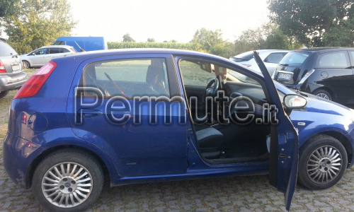 scambio Fiat grande punto 1.2 dinamic del 2005 di colore blu