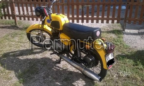 scambio moto cz funzionante anno 1975 con targa bretto radiata unica in italia