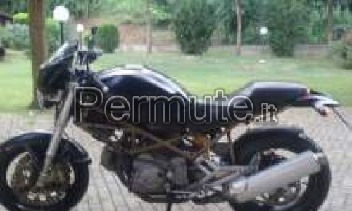 Scambio Ducati Monster 600 del 2001