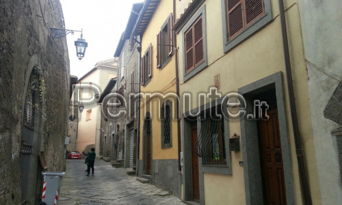 Palazzetto con due appartamenti e terrazza panoramica Montefiascone