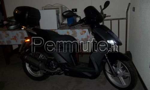 vendo scooter o scambio con auto