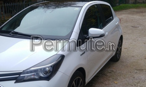 toyota yaris hibrid modello pulsar del 2016