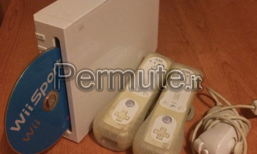 Nintendo Wii + 2 telecomandi + nunchunck + wii sports originale e tanti altri giochi in penna usb