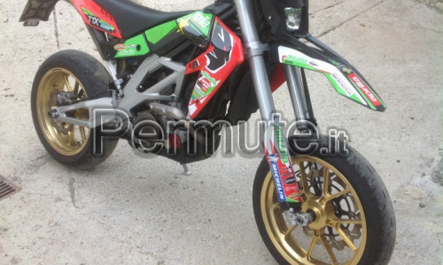 Aprilia sxv 550