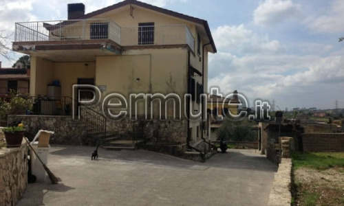 Villa indipendente con terreno Guidonia