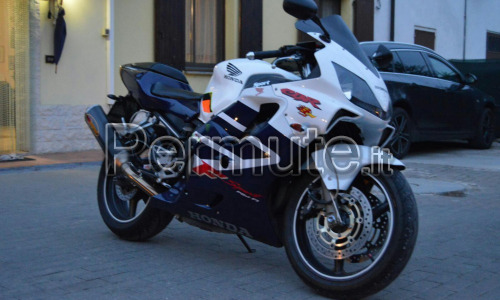 scambio moto cbr 600 f sport del 2005 in ottime condizioni