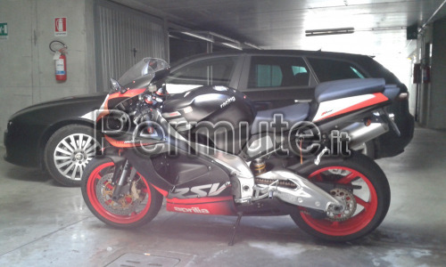 Premuto Aprilia RSV 1000 R