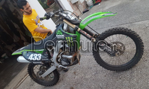 Scambio kawasaki kx 250 4T anno 2009 perfetto e appena rivisionato.