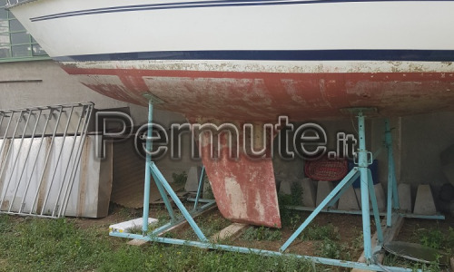 Cabinato 8 mt con entrobordo.
