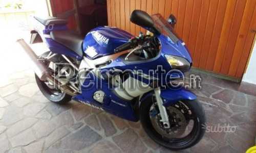 yamaha r6 con altra moto