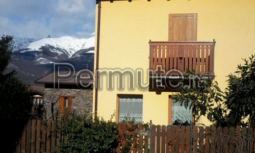 Casa con giardino lago di Como