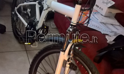 permuto bici nuova binca pieghevole ottimo stato 2 mesi comoda pratica