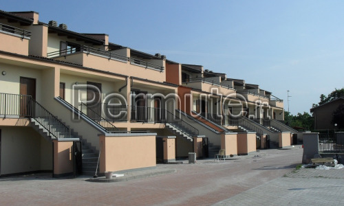 villetta a schiera in fidenza( PR ) permuto con unità immobiliare in zona traversetolo ( pr )