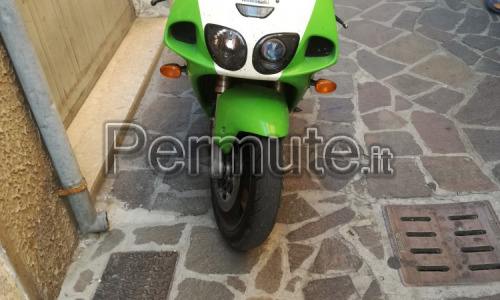 Kawasaki Ninja 750 '00 tenuta maniacalmente bene