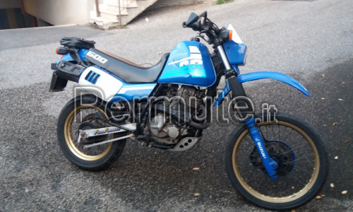 Enduro anni 80 con auto anni 70 80