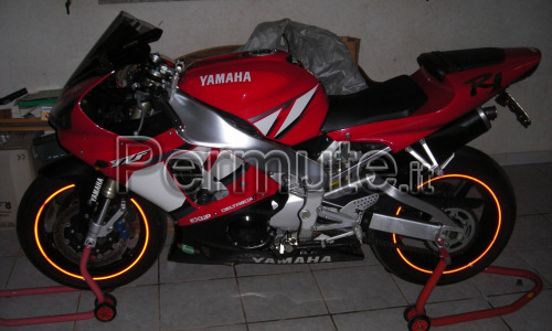 vendesi moto yamaha yzf r1