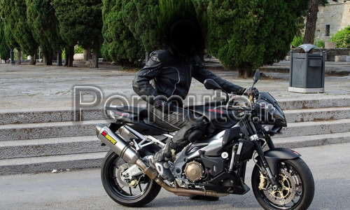 Aprilia Tuono 1000R V2 immatricolata 2011 uniproprietario