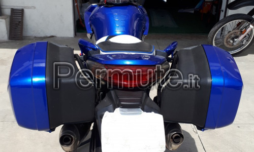 Moto Honda CBF 1000 ST. Vespa STAR 200 4t.