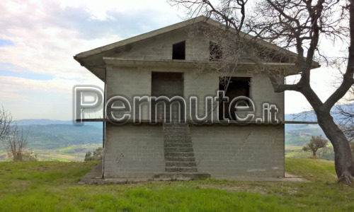 casa al grezzo con grande terreno vista Pescara