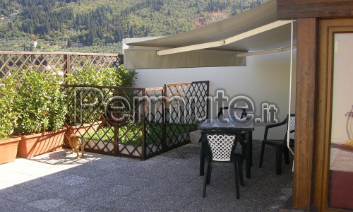 Privato permuta appartamento semi-attico con appartamento pi&ugrave; piccolo e conguaglio.